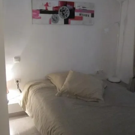 Les Carmes 1 G Pour 2 Pers - Joli Meuble Et Wi-fi Avignon