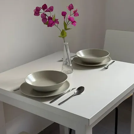 Les Carmes 1 G Pour 2 Pers - Joli Meuble Et Wi-fi * Avignon