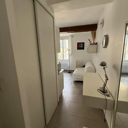 Les Carmes 1 G Pour 2 Pers - Joli Meuble Et Wi-fi Avignon