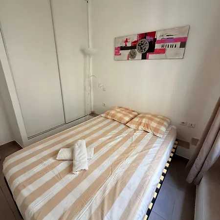 Les Carmes 1 G Pour 2 Pers - Joli Meuble Et Wi-fi *